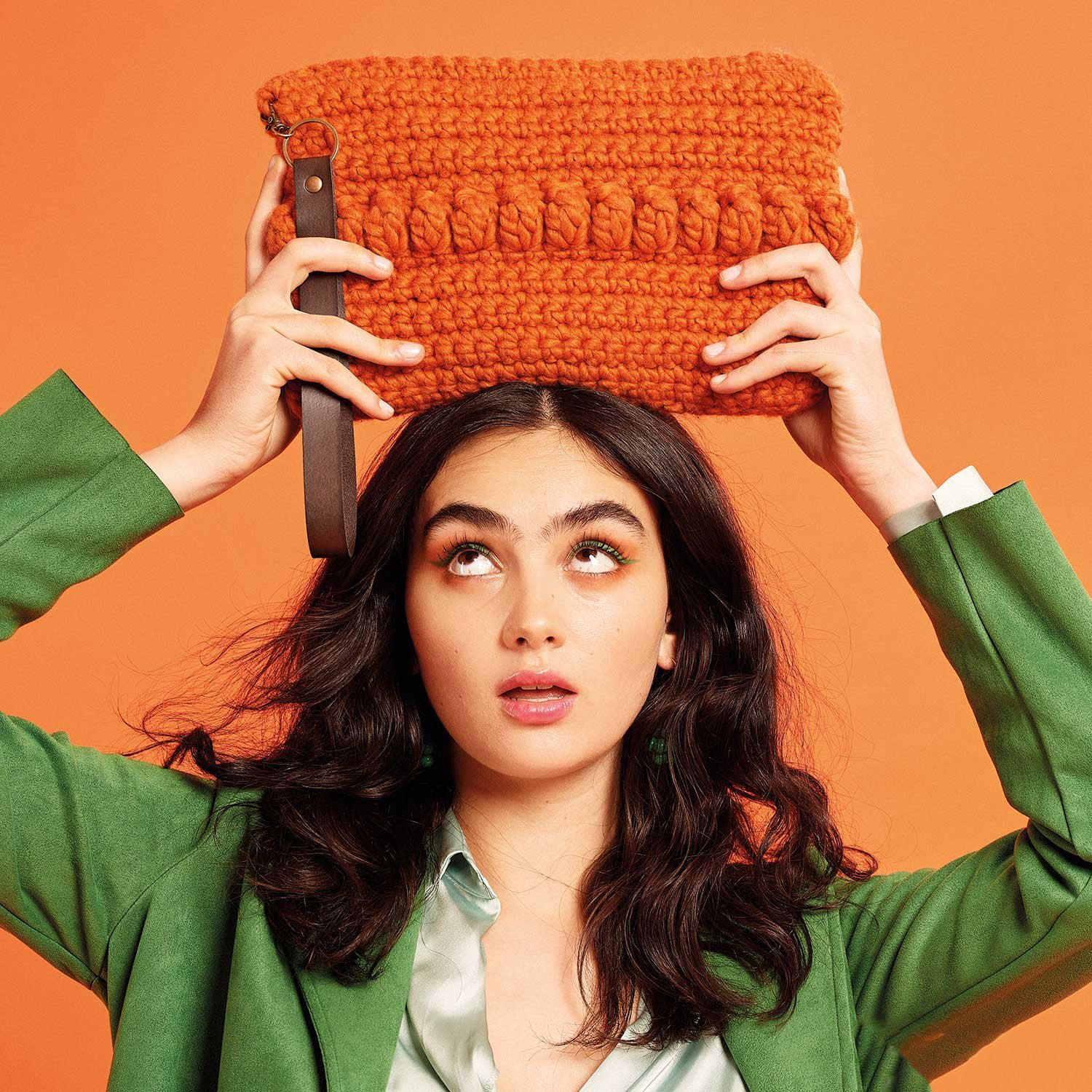 Crochet pattern for Smol clutch with balls Chunky Wow! by Katia