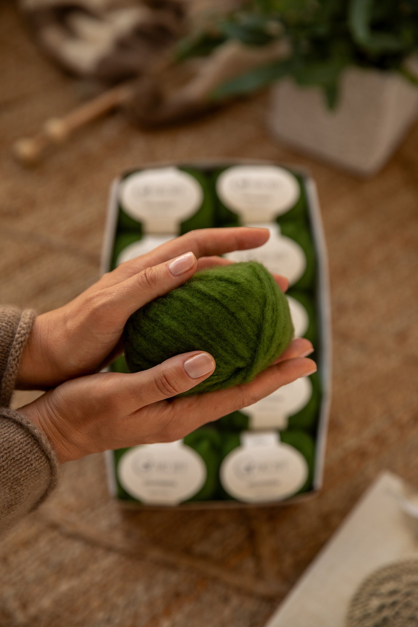 Cardiff Brushmere - Lana Bouclé Cepillada de Cachemira 100% (25 g / 45 m)