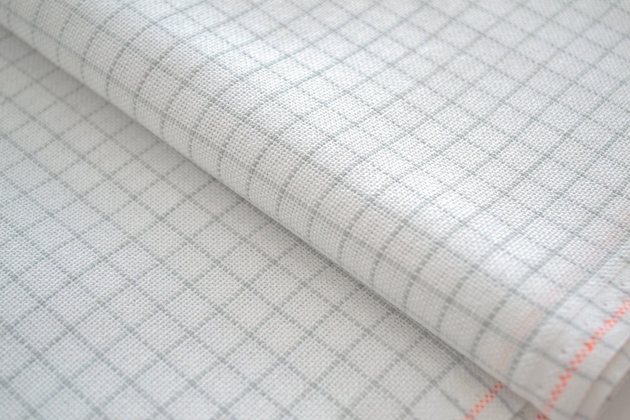 Grid Lugana pre-scored fabric 25 ct. / Color 1219 - ZWEIGART for Cross Stitch