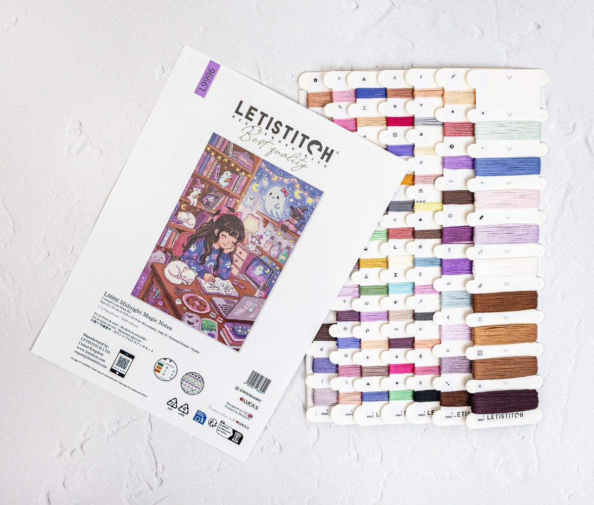 Folleto y tarjeta de hilos del kit Letistitch L9996 Midnight Magic Notes