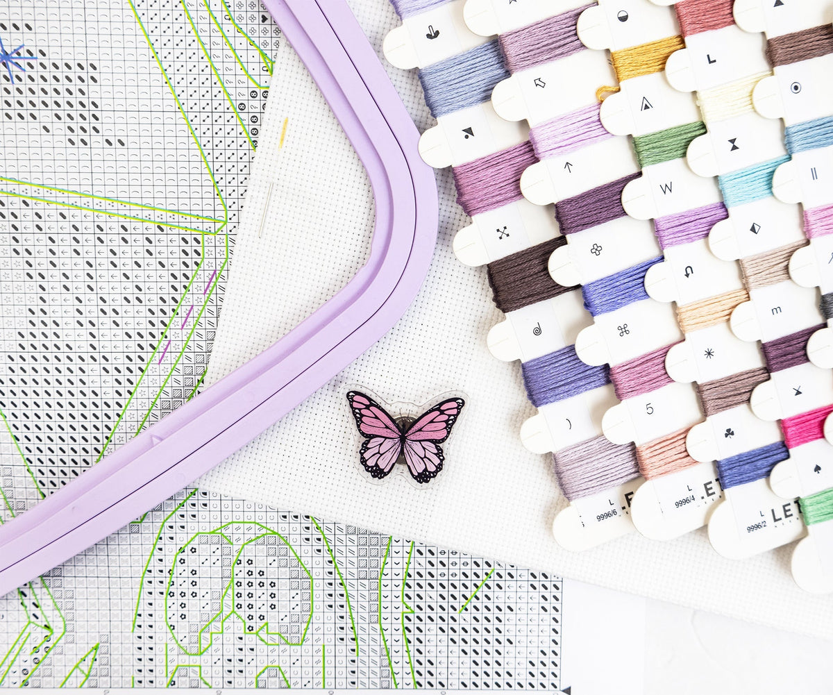 Materiales del kit de punto de cruz Letistitch L9996 Midnight Magic Notes