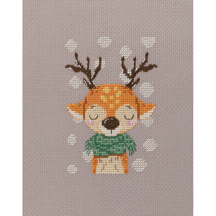 Kit de punto de cruz KLART Deer in a Scarf KL8-562 Ciervo con bufanda