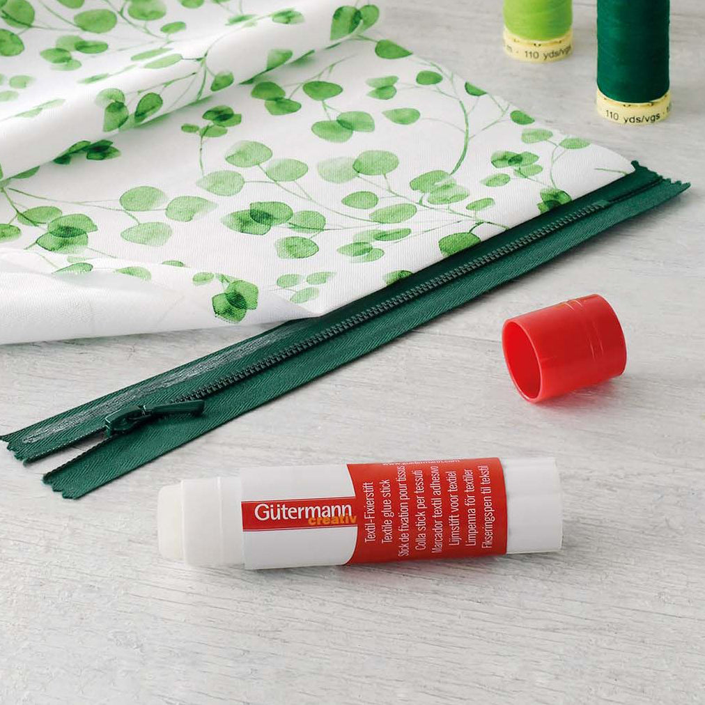 Temporary Textile Glue Stick - Gütermann, Adhesive for Fabrics