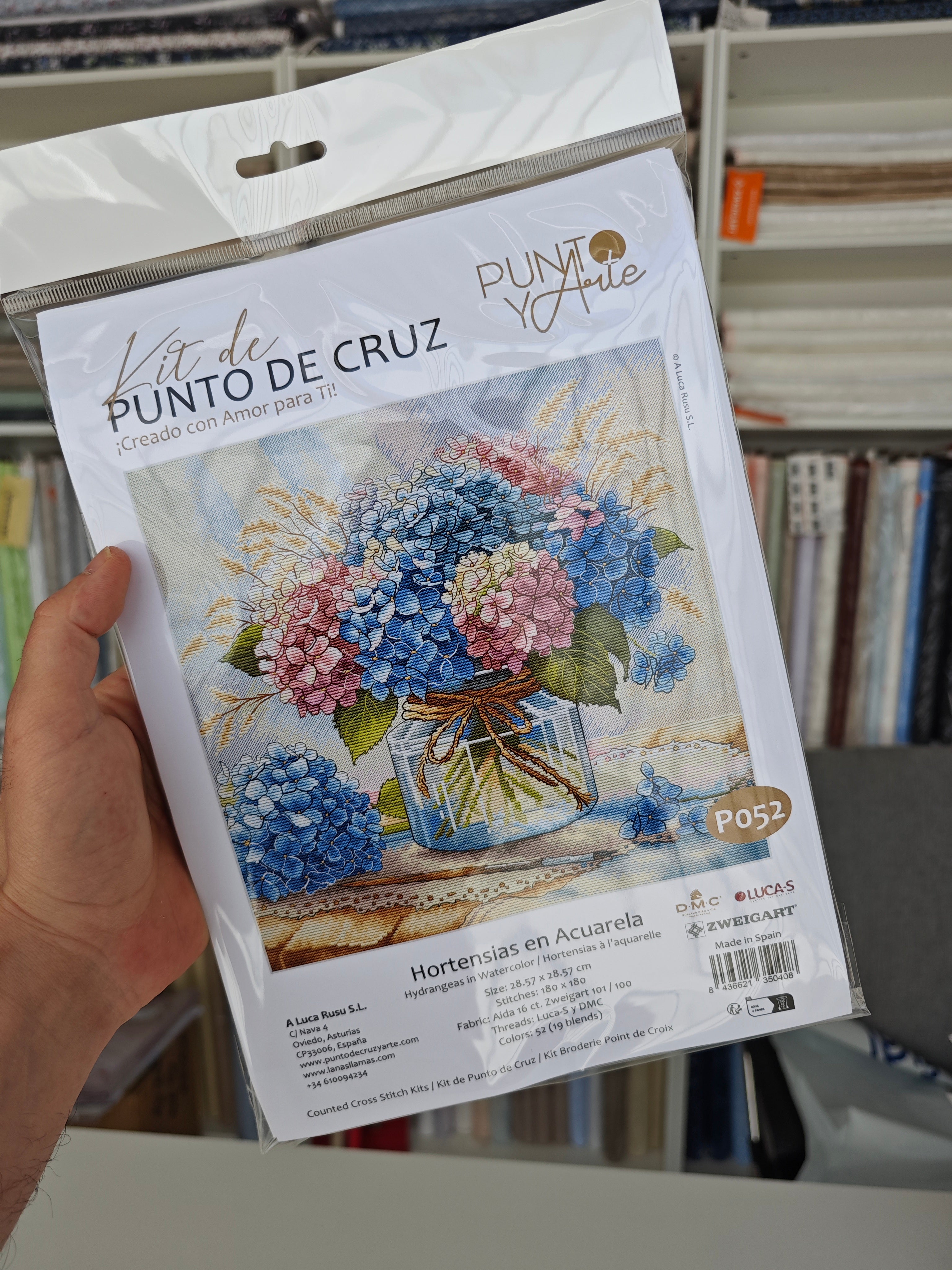 Cross Stitch Kit - Stitch and Art P052 - Watercolor Hydrangeas