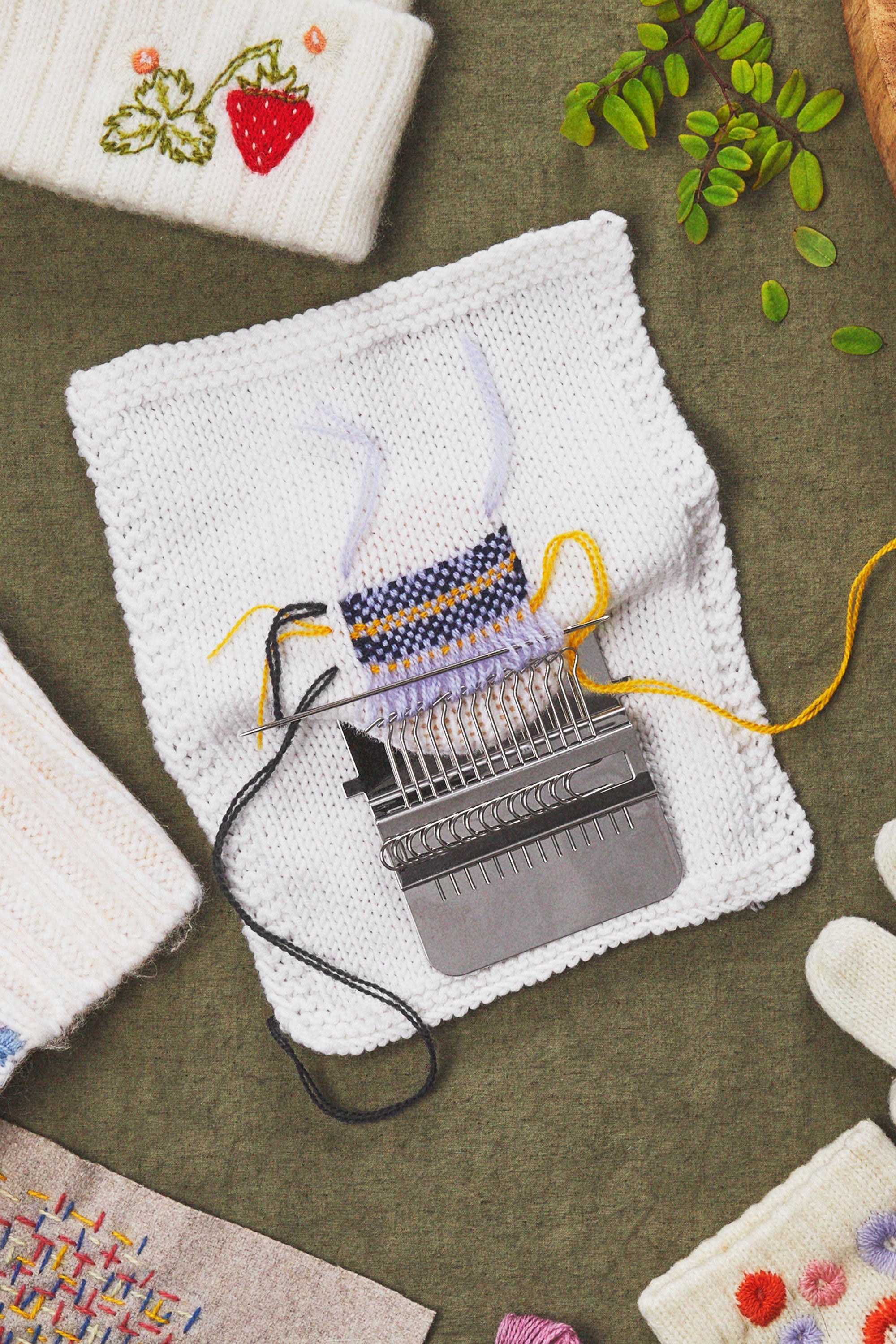 Mini DMC Loom with 14 Hooks: Weave and Mend in Sustainable Style