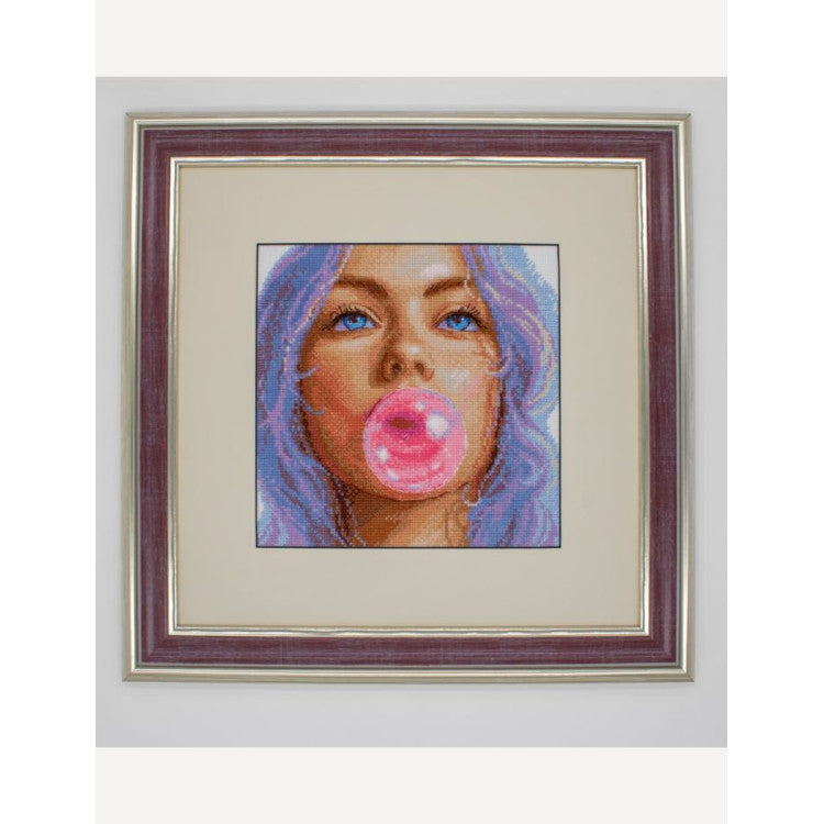 Kit de Punto de Cruz Aine A1032 Bubblegum Dreams – Retrato Moderno en Aida 14