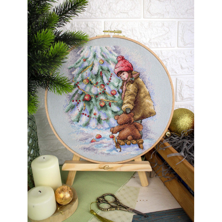 MP Studia SNV-1018 Near the Decorated Christmas Tree