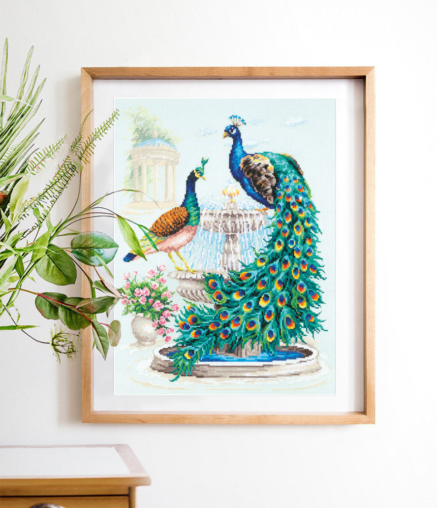 210-213 Pfauen. Magic Needle Kreuzstichset