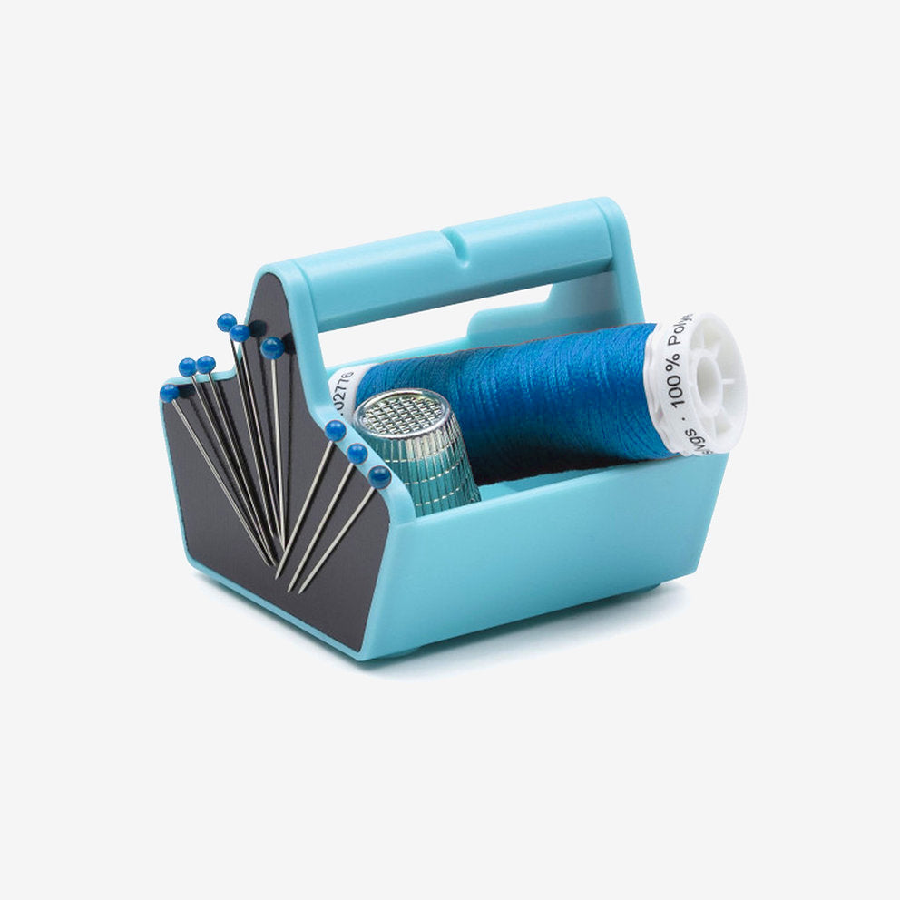 Mini Organizer with Thread Cutter - Keep your sewing accessories close at hand - Prym Love