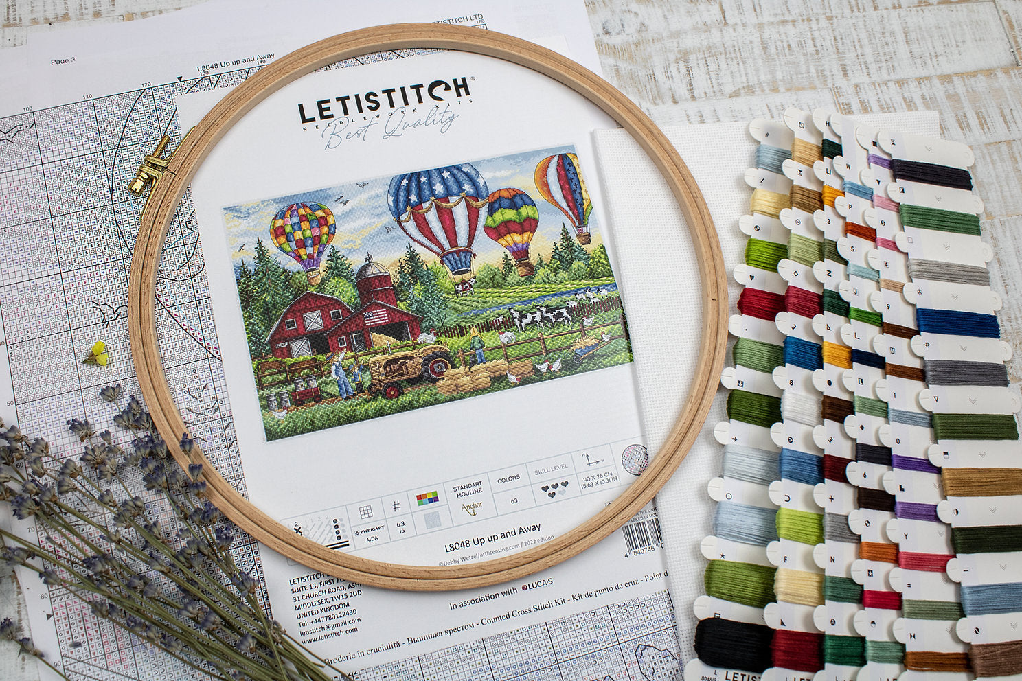 Up, Up and Away – L8048 LETISTITCH – Kreuzstichset „American Farmhouse“.