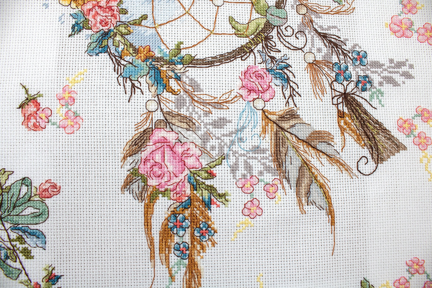 Kit de punto de cruz L8035 de LETISTITCH: sueños de primavera con un hermoso atrapasueños