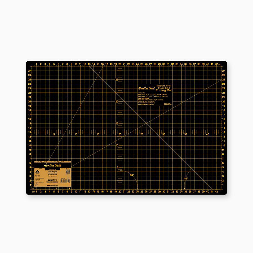 45x30 cm Hemline Gold Double Sided Cutting Pad: Protect and Facilitate your Cutting Projects 4092.HG
