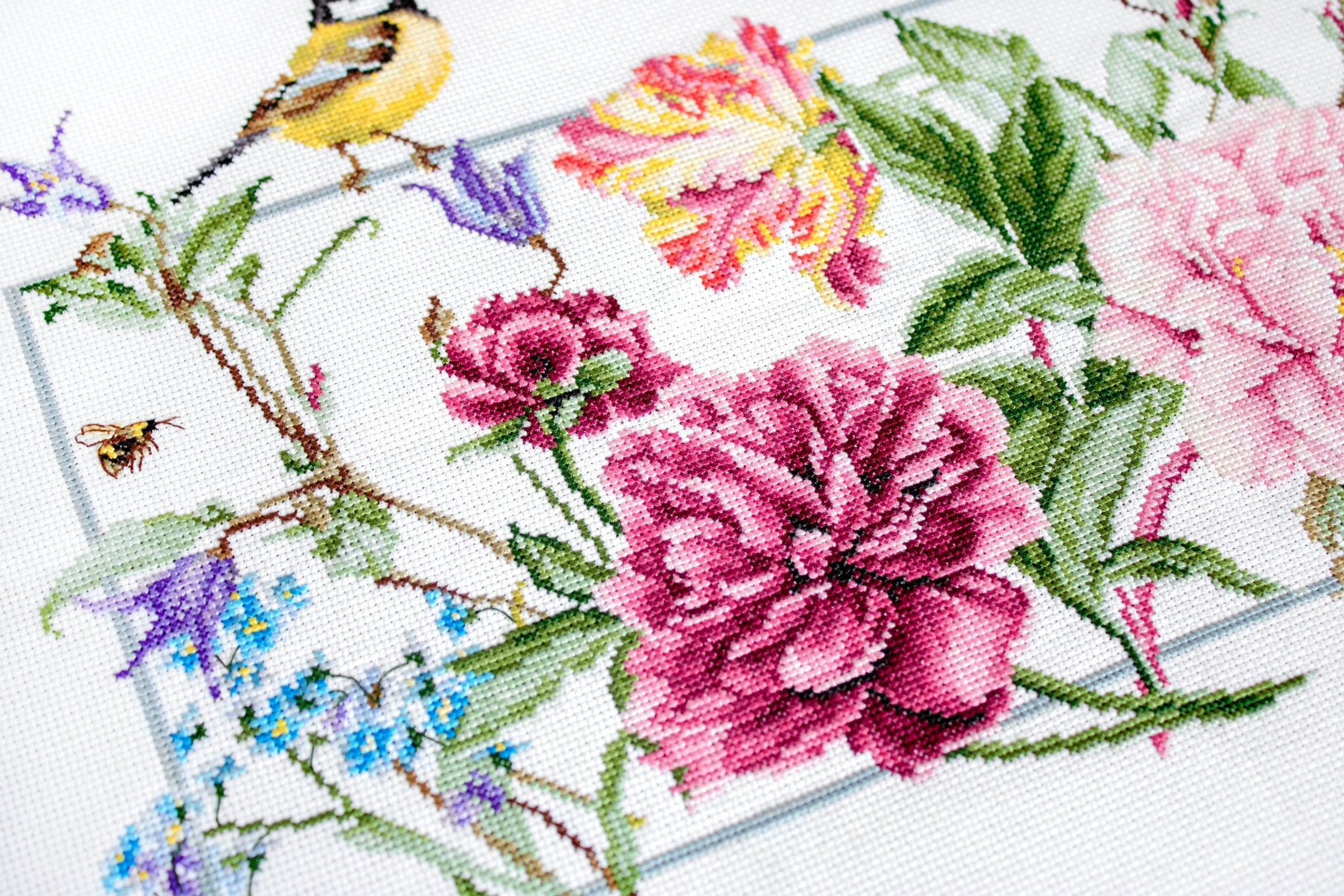 Cross Stitch Kit. Spring flowers - B2359 Luca-S