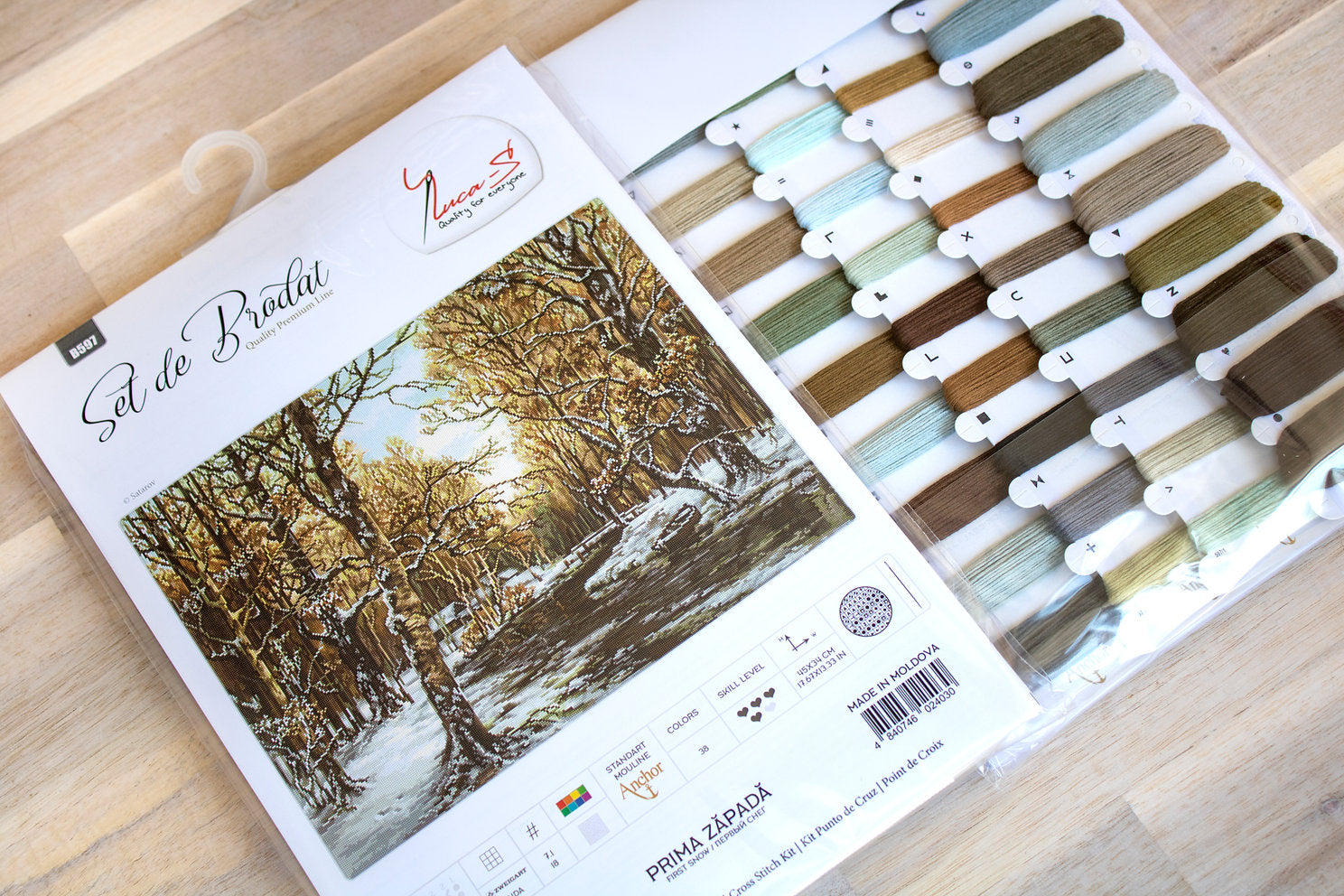 Cross Stitch Kit. First Snowfall - B597 Luca-S