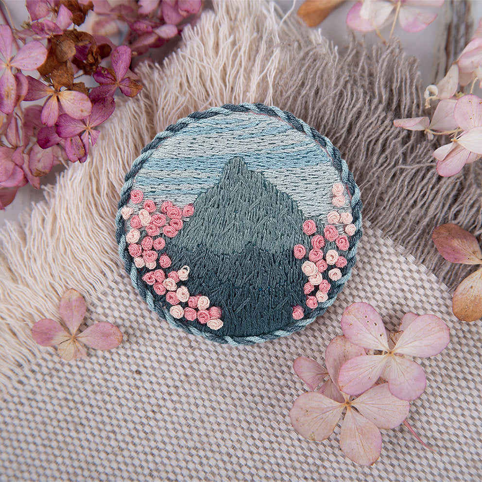 Brooch. mountain sakura - JK-2142 Panna - Traditional Embroidery Kit