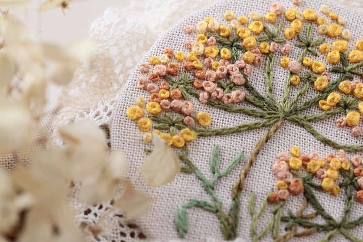 Brooch. Fennel and Lavender - JK-2210 Panna - Traditional Embroidery Kit