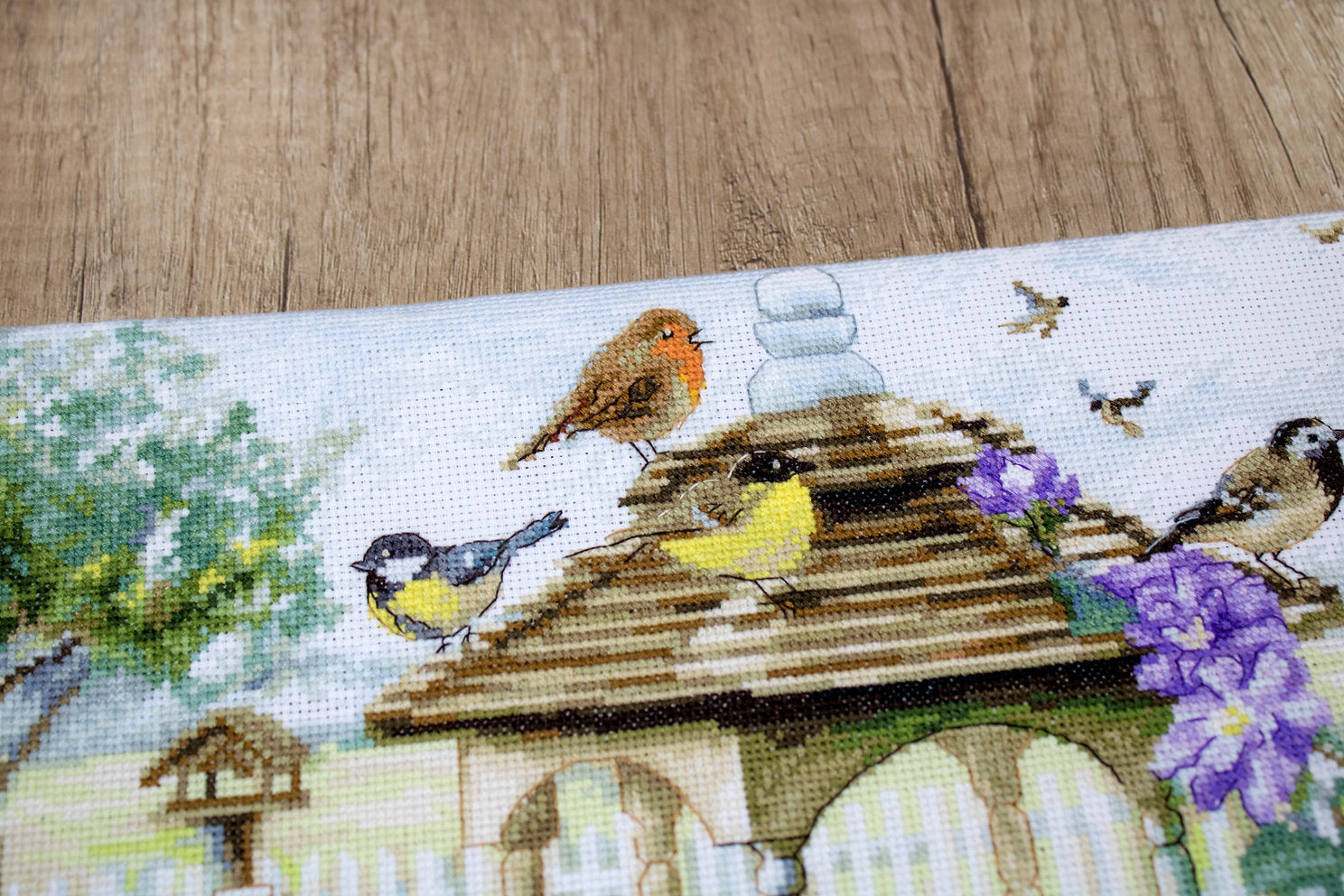 Bird Table - LETI 944 LETISTITCH - Cross Stitch Kit