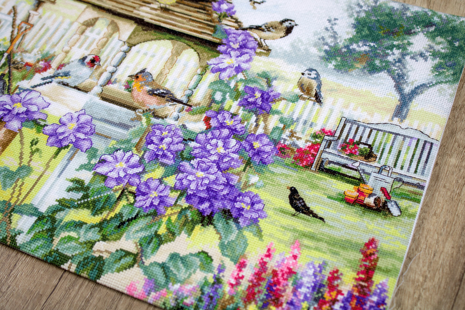 Bird Table - LETI 944 LETISTITCH - Cross Stitch Kit